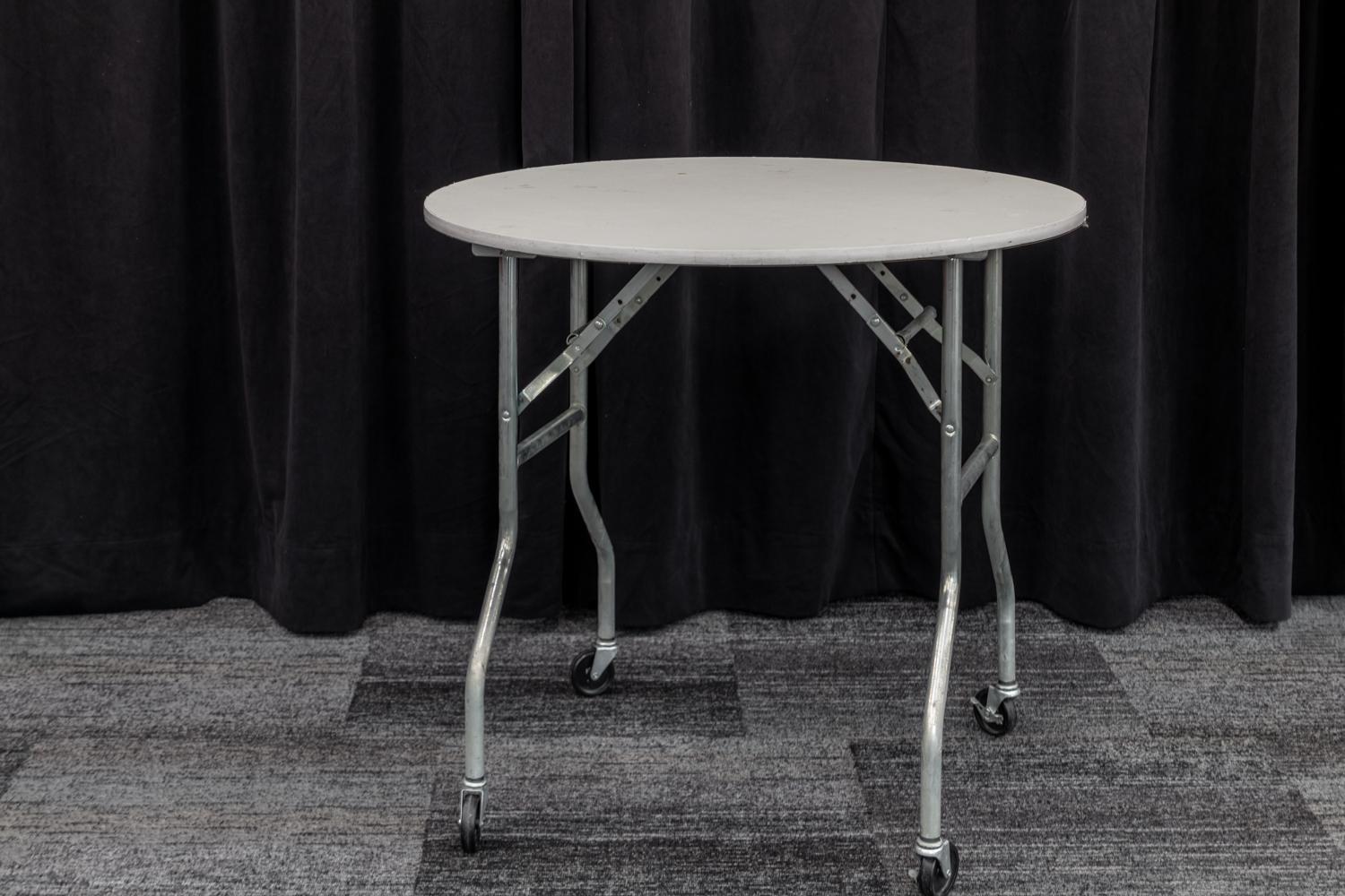 Rollable Cake table. 3ft circumference 